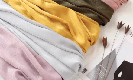 The Importance of Silk Hijabs: A Luxurious Emblem of Modesty and Elegance